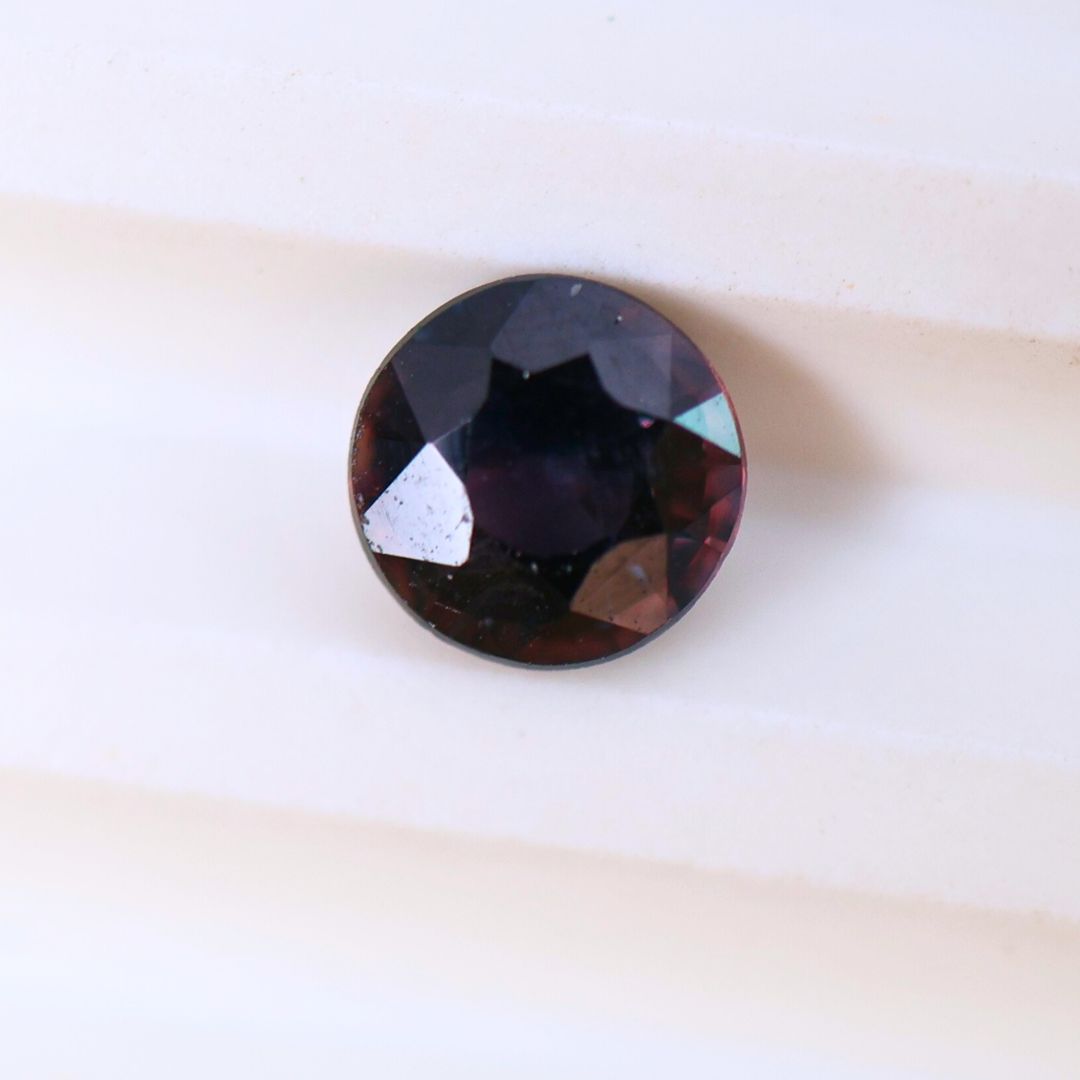 0.50ct Round cut Violet Sapphire