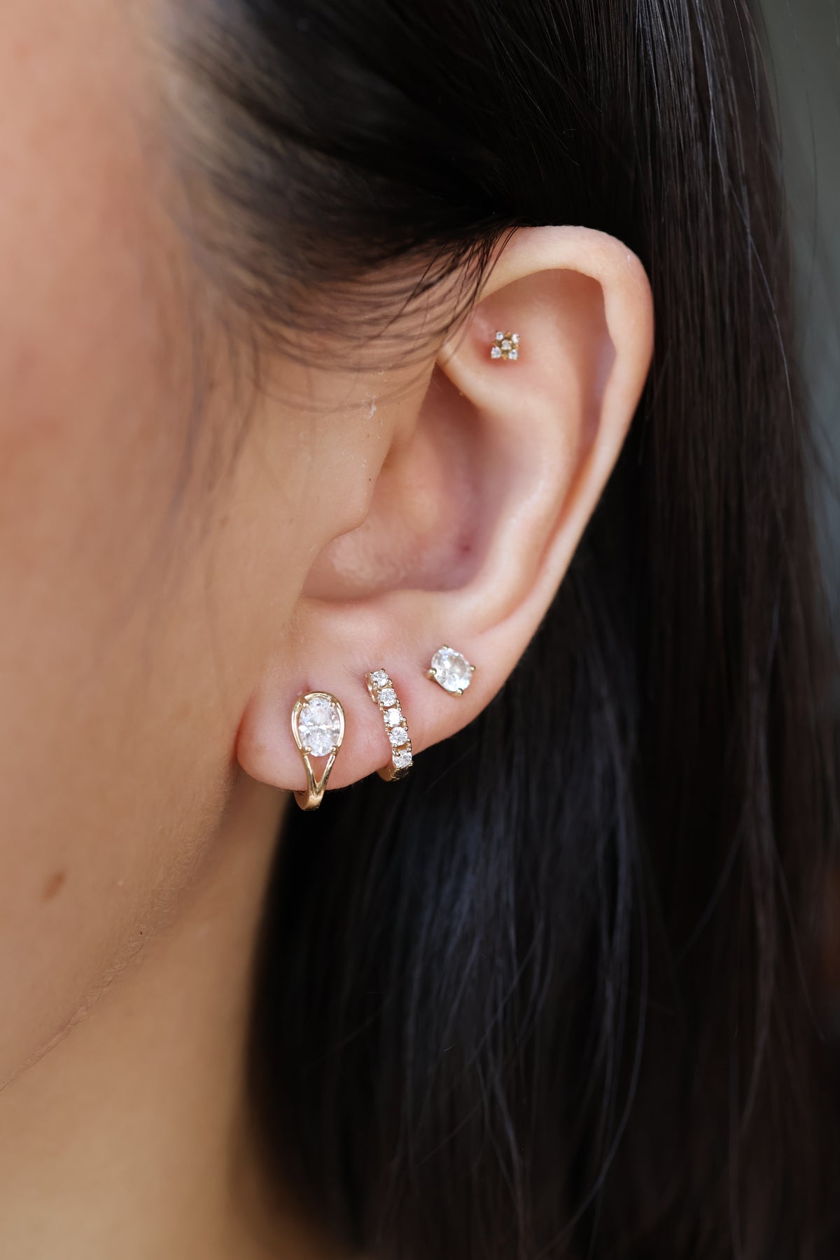 PRE-ORDER 0.64 TCW Cool Girl Oval Lab Diamond Split Shank Hoop Earrings in 14K Gold