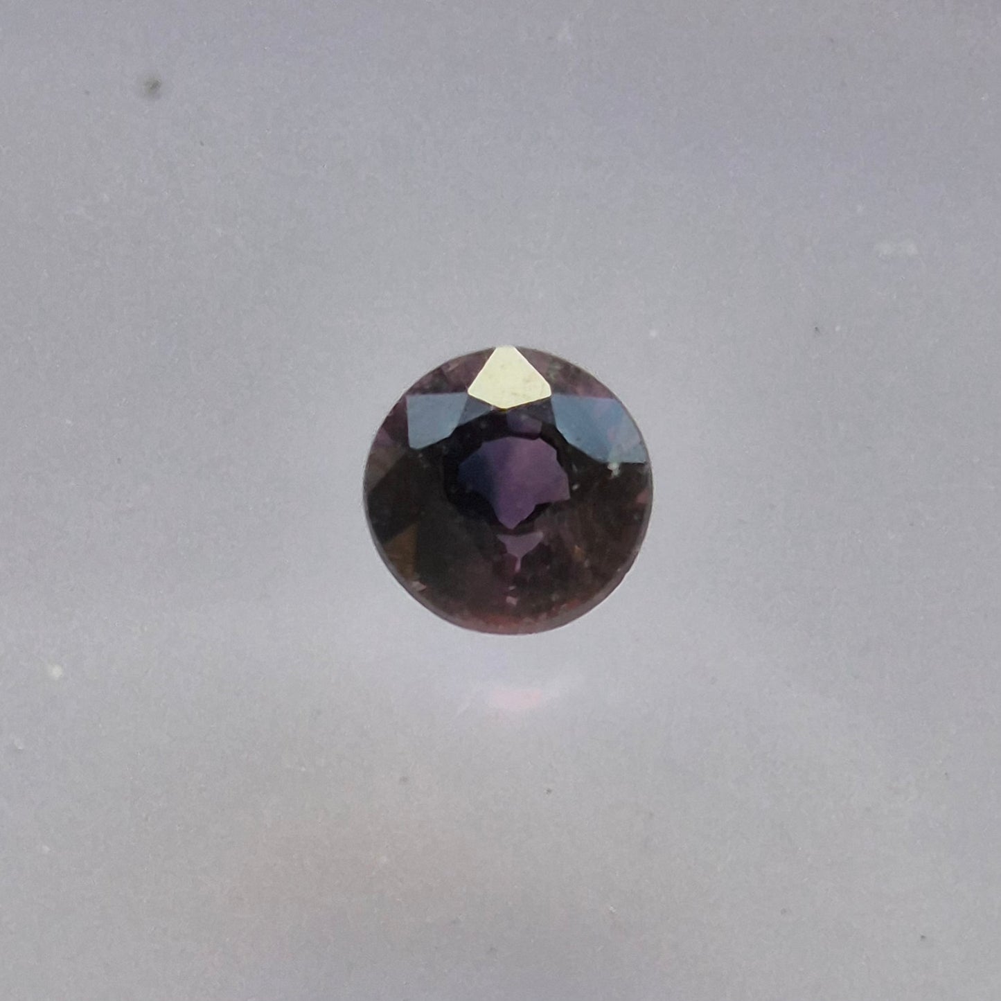 0.50ct Round cut Violet Sapphire