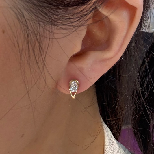 PRE-ORDER 0.64 TCW Cool Girl Oval Lab Diamond Split Shank Hoop Earrings in 14K Gold