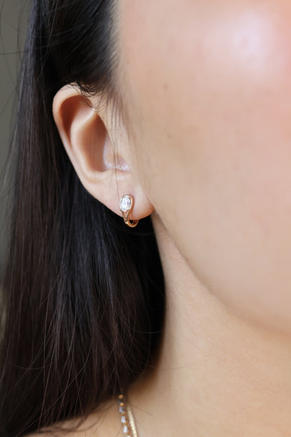 PRE-ORDER 0.64 TCW Cool Girl Oval Lab Diamond Split Shank Hoop Earrings in 14K Gold