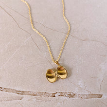 Load image into Gallery viewer, Oval Locket Necklace in 18K Gold
